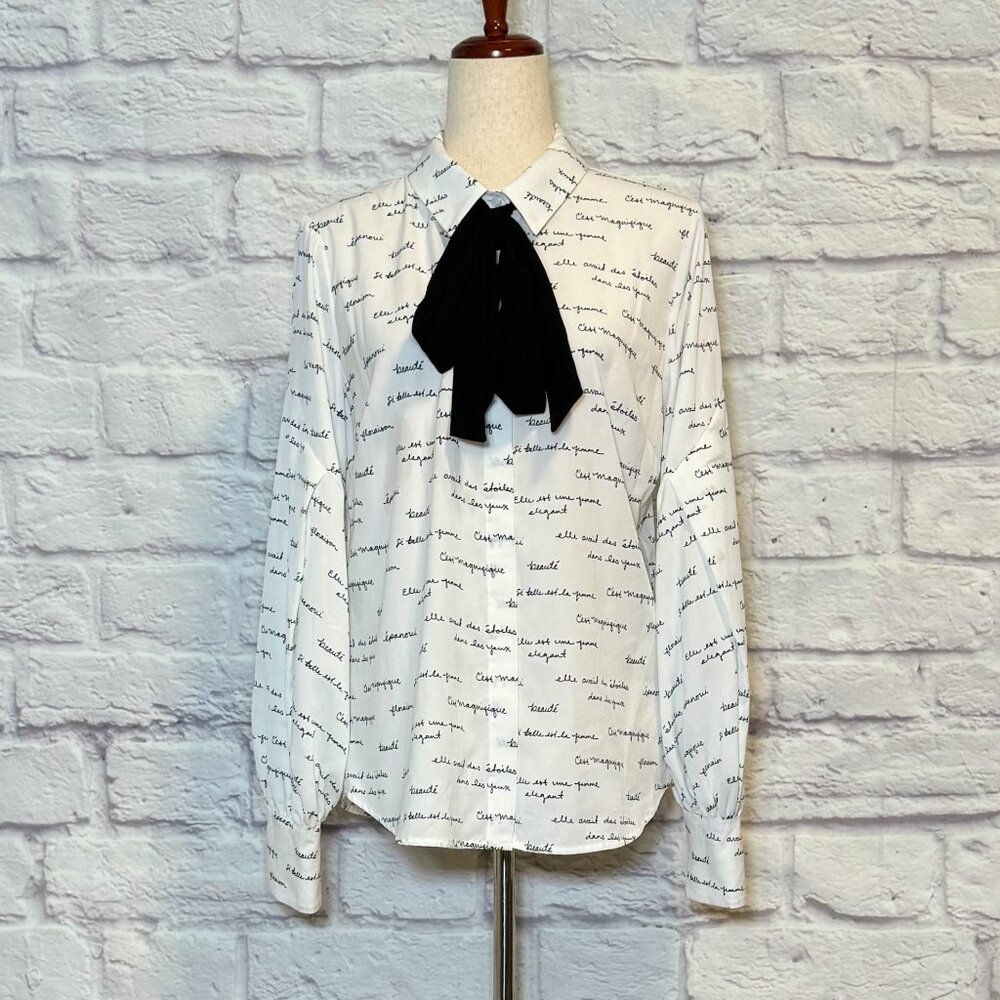 Riley & Rae White French Script Print Blouse